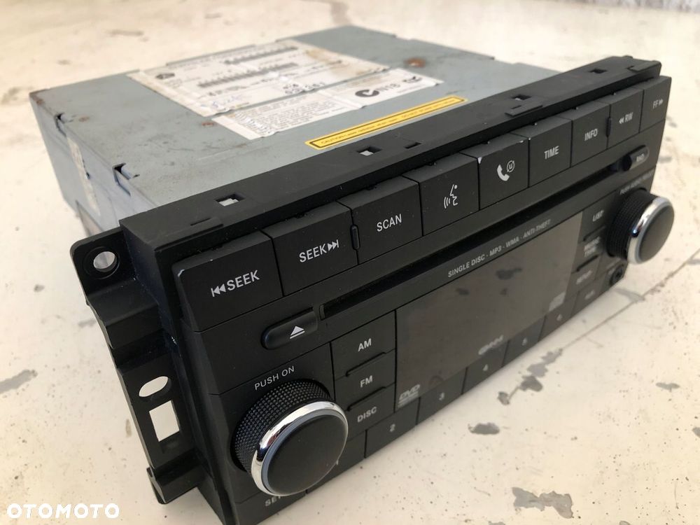 CHRYSLER 300C RADIO PANEL RADIA 05064927AG - 5