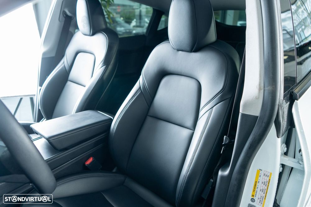 Tesla Model Y Long Range Dual Motor AWD - 7