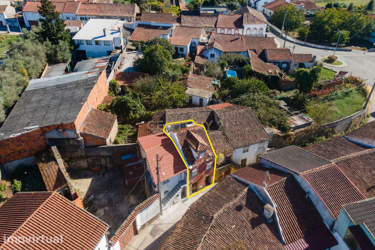 Moradia - Em Fase de reconstrução - Grande imagem: 3/18