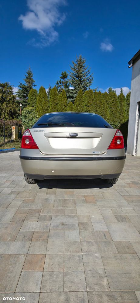 Ford Mondeo 1.8 Ambiente - 3