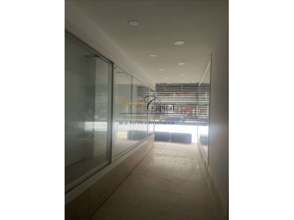 Loja com 500 m² | Rua Júlio Dinis | Junto à Rotunda da Boavista | P... - Grande imagem: 4/25