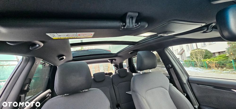 Kia Carens 1.7 CRDi 136 Dream Team Edition - 19