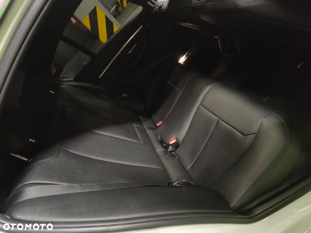 BMW Seria 3 330i Sport Line Sport - 21