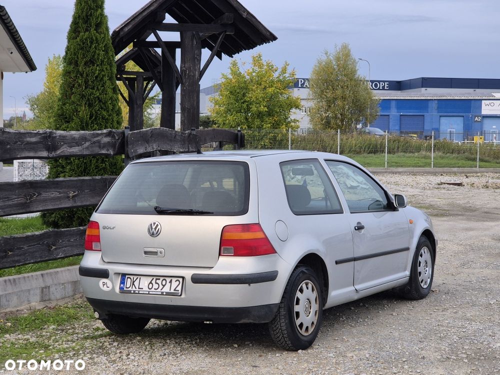 Volkswagen Golf - 3