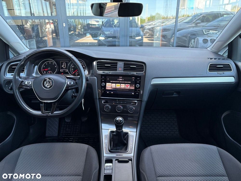 Volkswagen Golf - 10