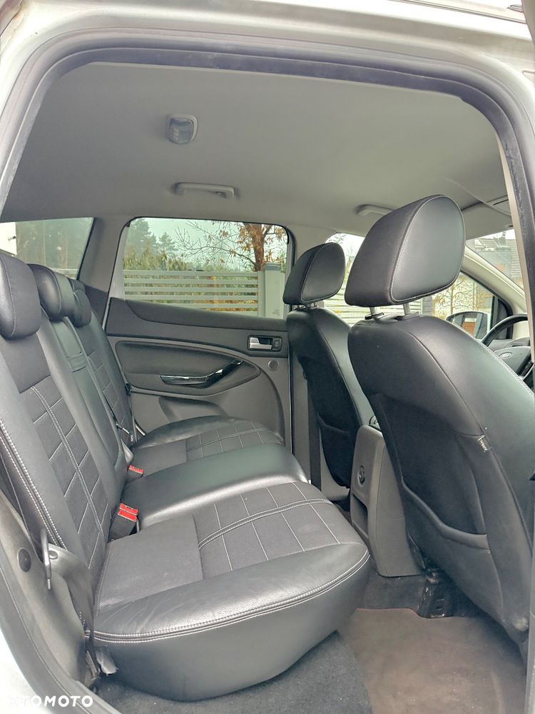 Ford Kuga 2.0 TDCi 4x4 Titanium - 17