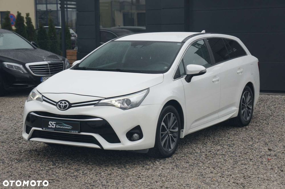 Toyota Avensis - 4