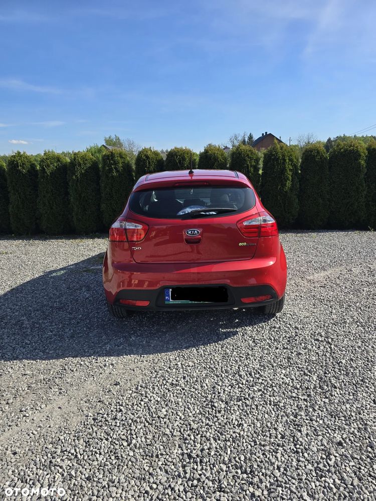 Kia Rio 1.4 L - 8