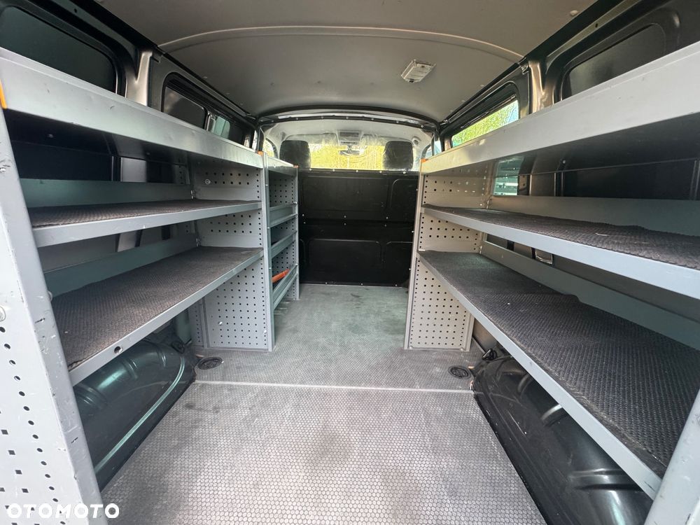 Volkswagen Transporter - 11