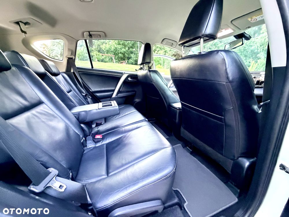 Toyota RAV4 2.2 D-4D Premium - 9
