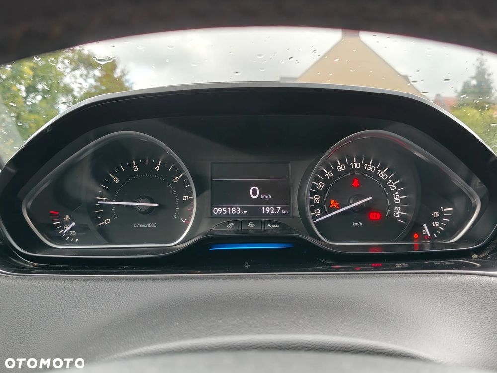 Peugeot 208 1.4 VTi Allure - 21