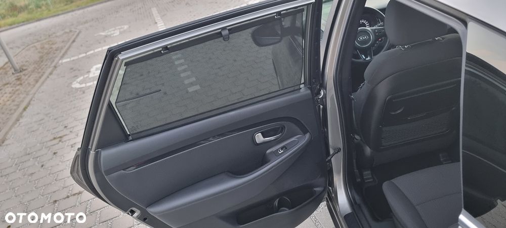 Kia Carens 1.6 GDI ISG Spirit - 28