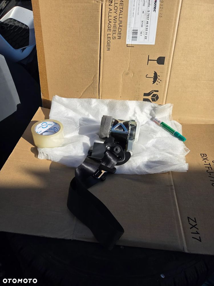 Pas bezpieczeństwa prawy przód przedni Citroen C4 Cactus 98009730XX 34142151 - 2