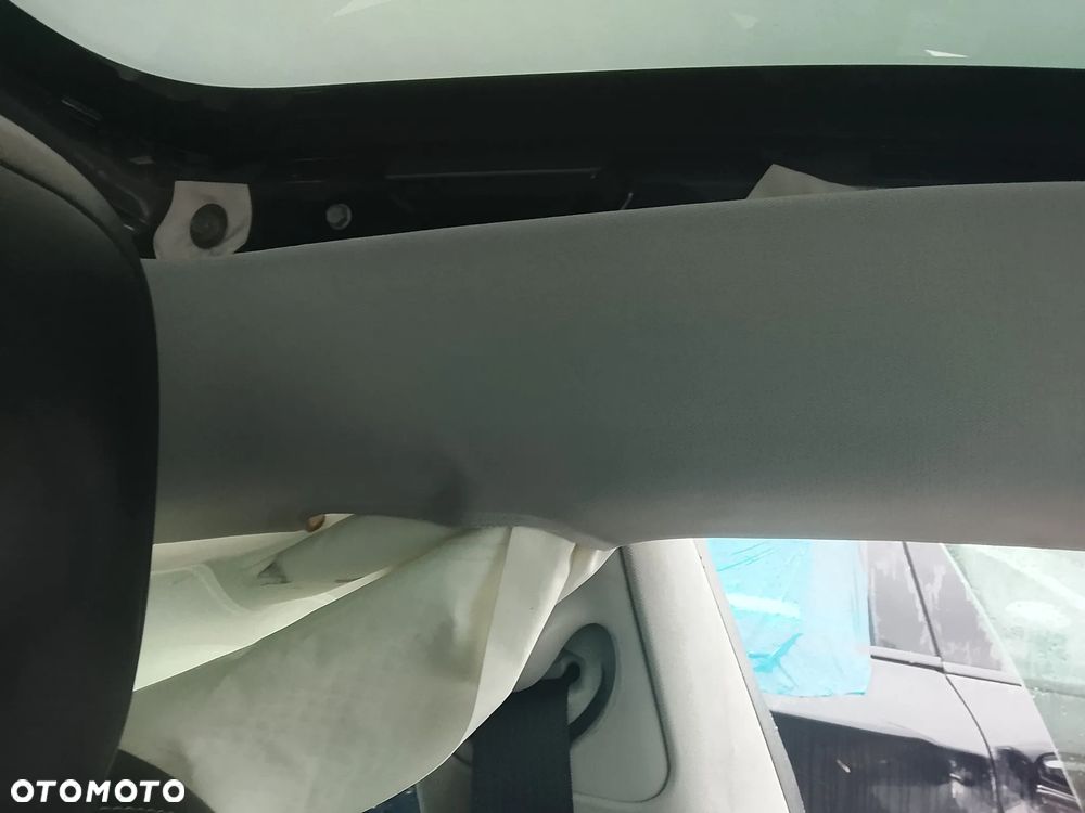 Tesla Model 3 - 35