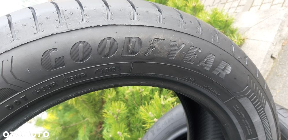 215/55R17 94V Goodyear Efficient Grip Performance lato komplet - 2