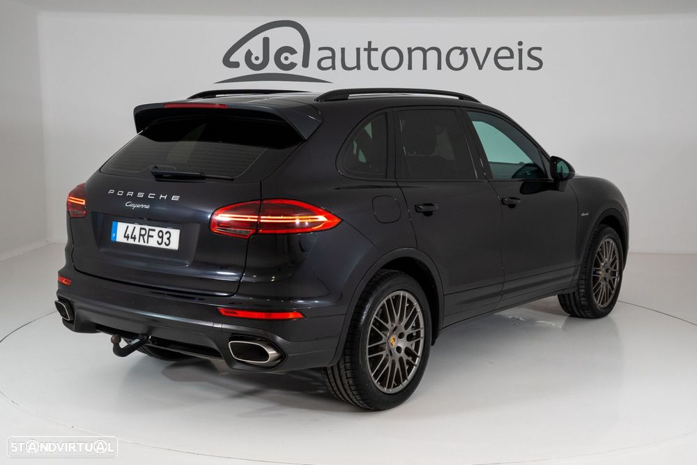 Porsche Cayenne Platinum Edition - 2