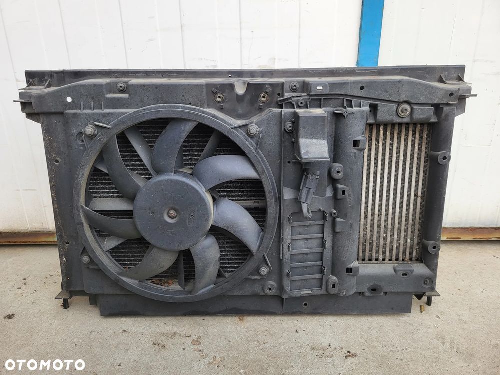 Pas przedni chłodnice 2.0 HDI Peugeot 3008 I - 1