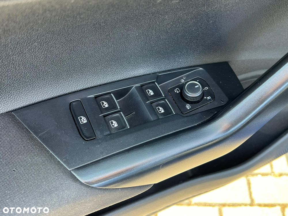 Volkswagen Polo 1.0 TSI OPF DSG R-Line - 14