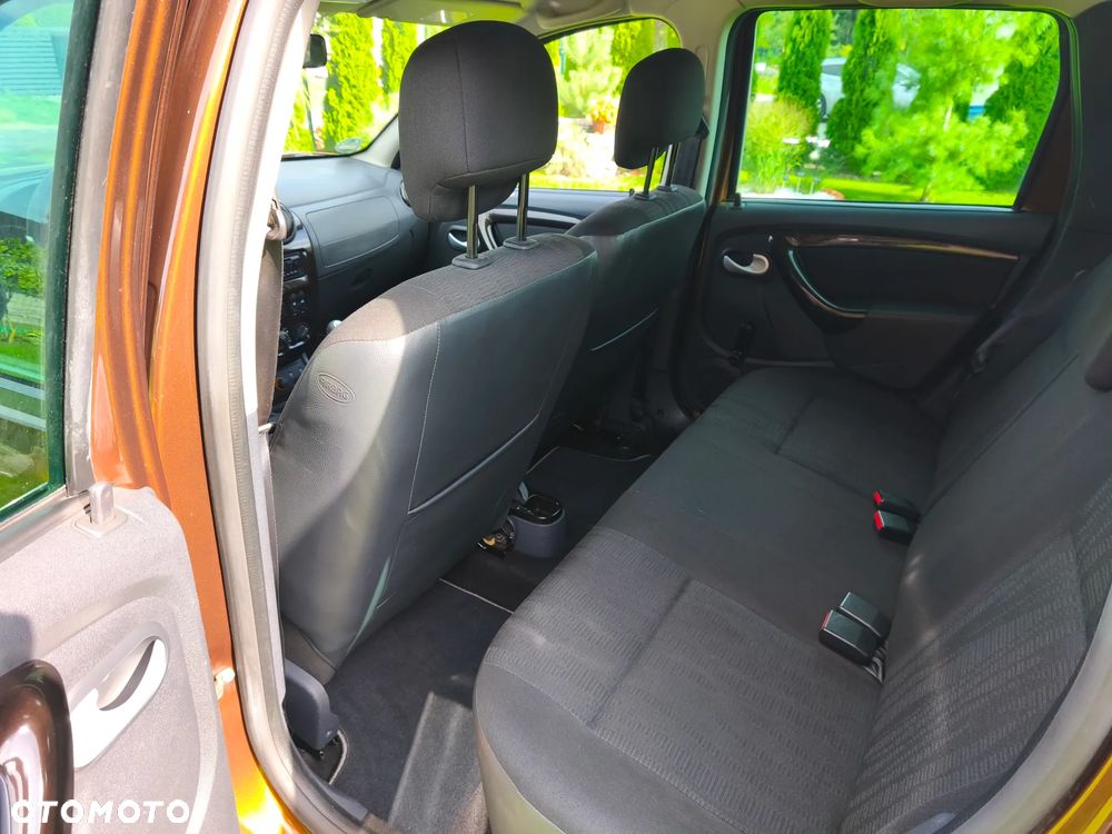Dacia Duster 1.6 Laureate 4x4 - 23