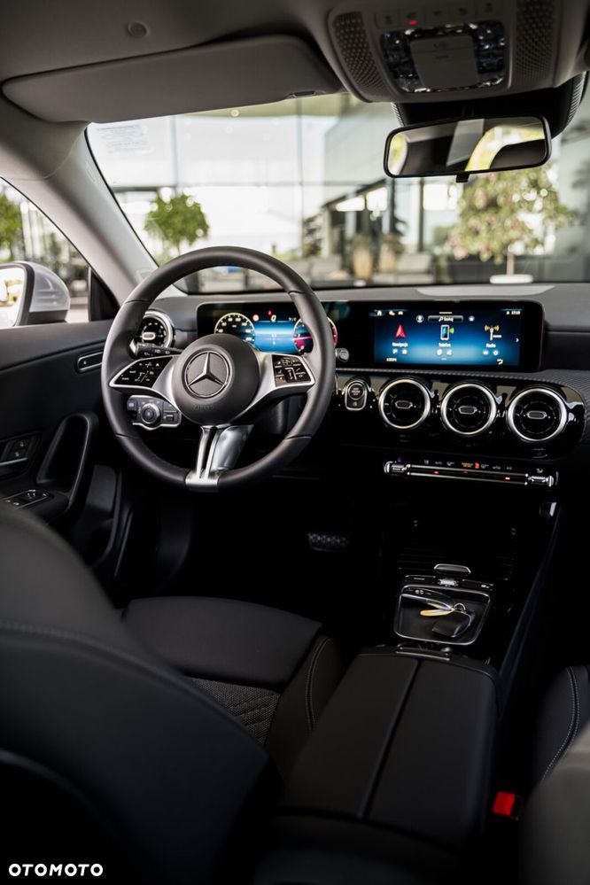 Mercedes-Benz CLA - 24