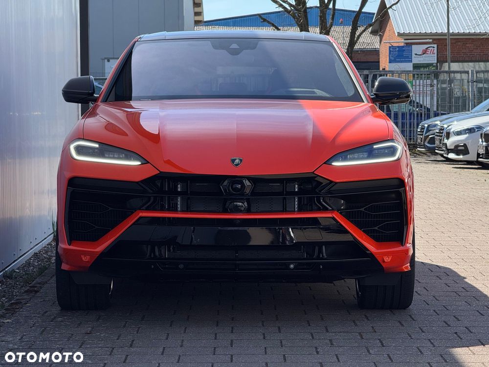 Lamborghini Urus - 1