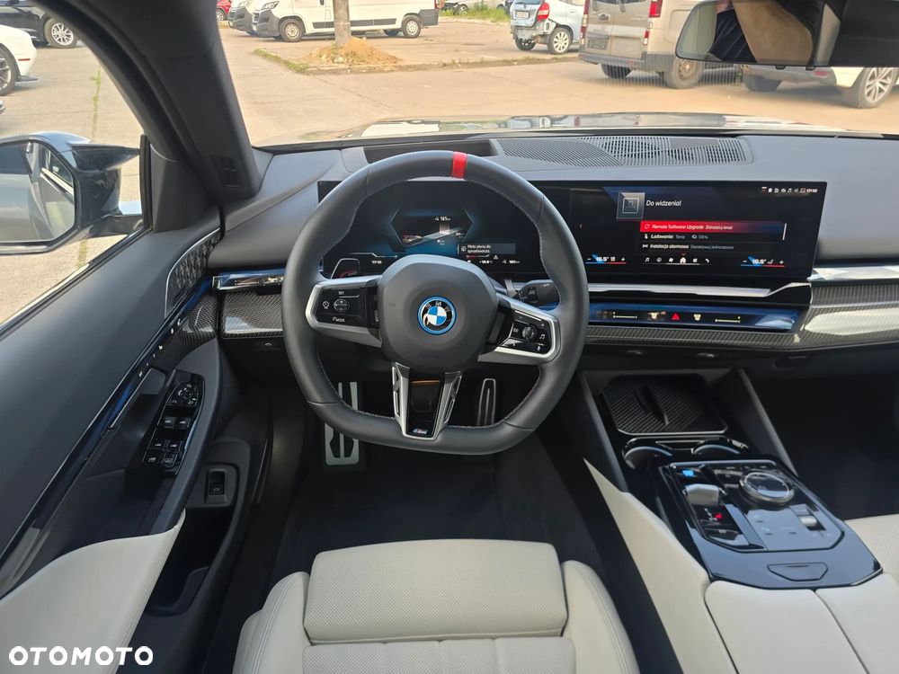 BMW i5 83.9kWh M60 xDrive - 6