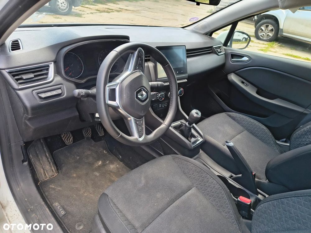 Renault Clio - 18