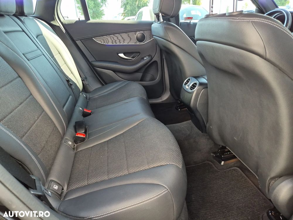 Mercedes-Benz GLC 200 4MATIC 9G-TRONIC - 23