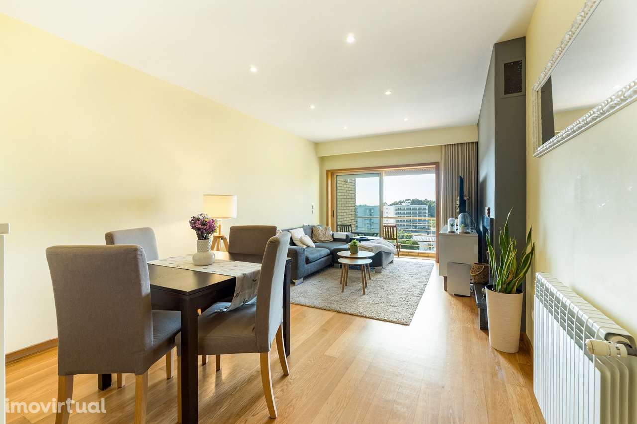 Apartamento T2 Amplo c/ Varanda e Garagem | Canidelo - Grande imagem: 2/25