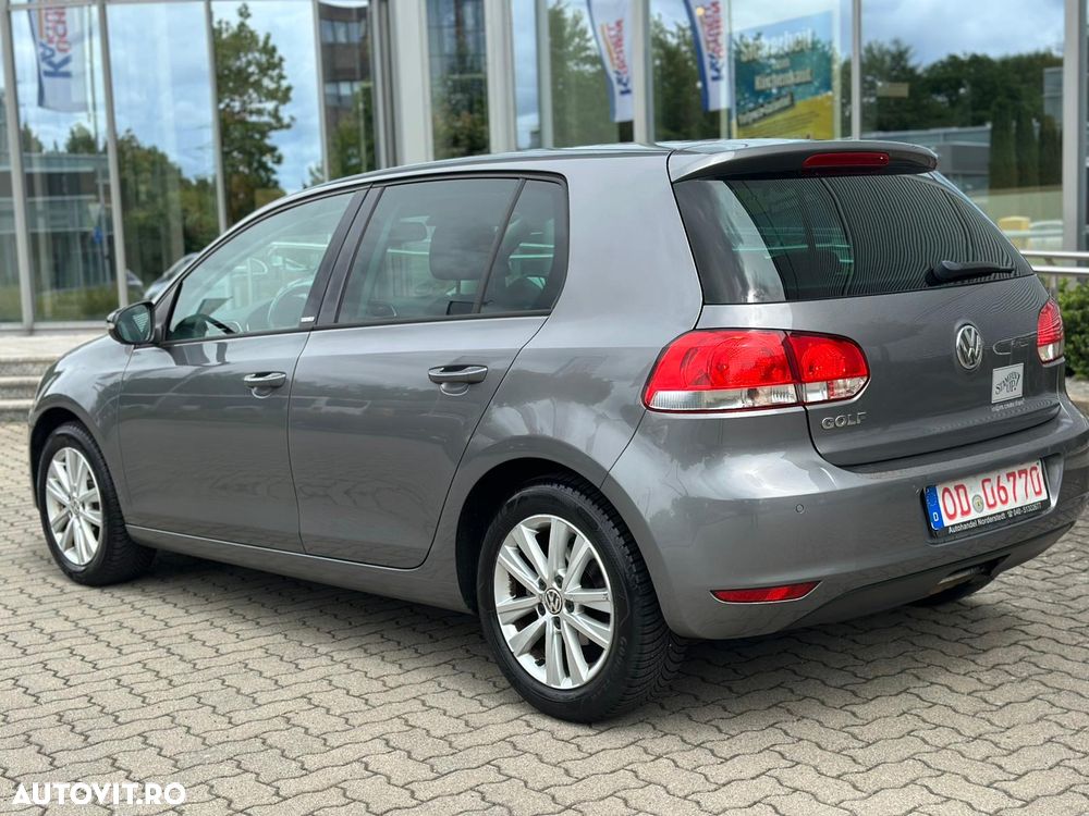 Volkswagen Golf - 1