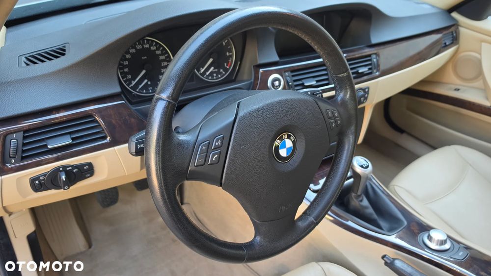 BMW Seria 3 318i - 20
