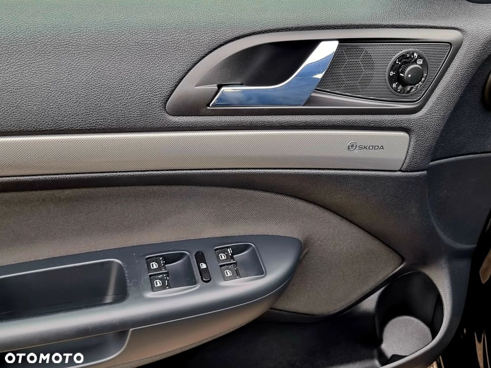 Skoda Octavia 1.6 Elegance - 28