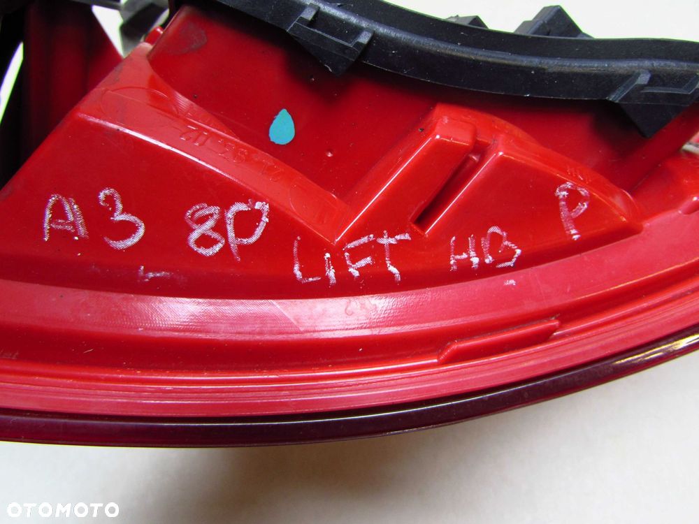 AUDI A3 8P LIFT HB 5D 08-12 LAMPA TYL PRAWA 8P4945096E - 8