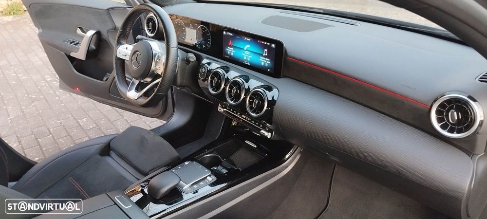 Mercedes-Benz A 250 e AMG Line - 16