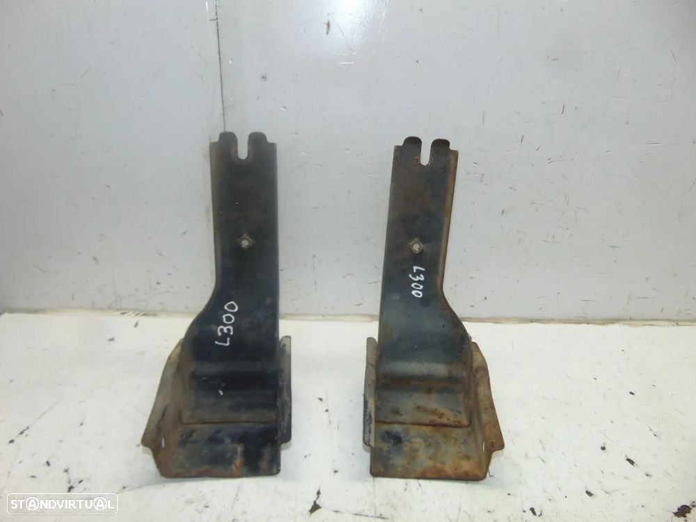 Mitsubishi L300 suportes fixação para-choques - 2