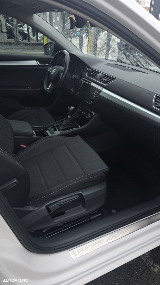 Skoda Superb 2.0 TDI DSG Ambition - 10