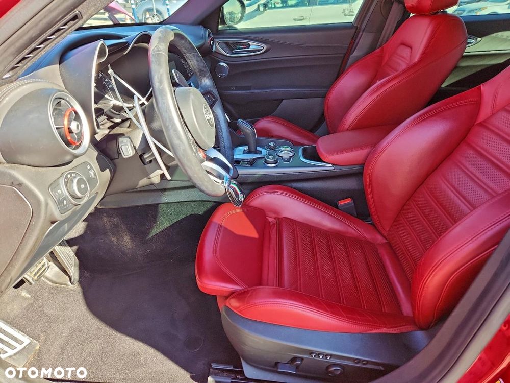 Alfa Romeo Giulia - 7