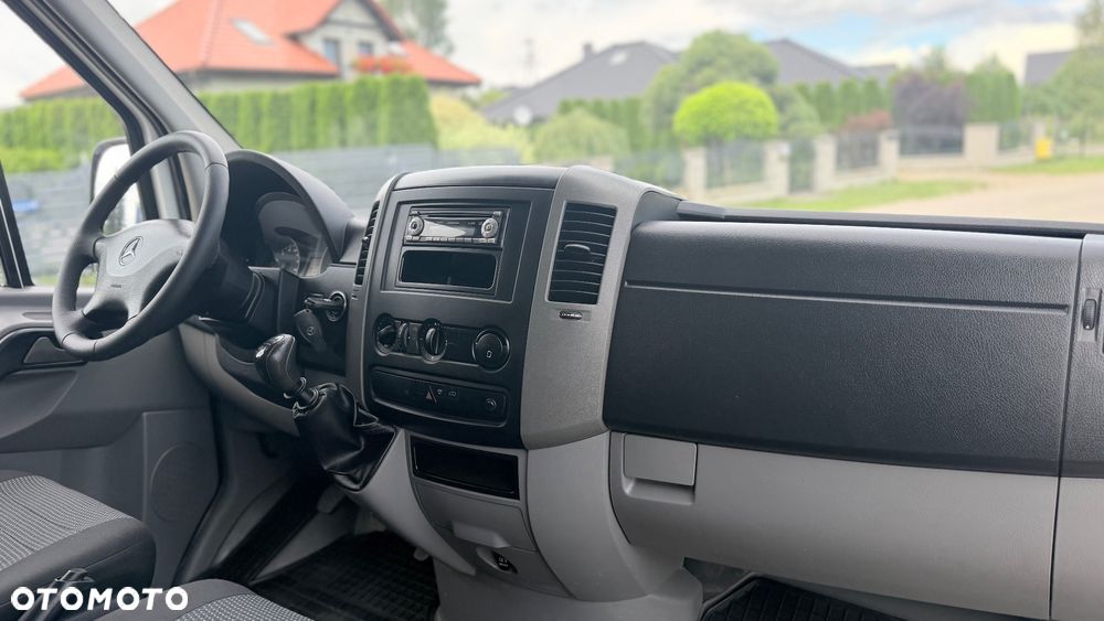 Mercedes-Benz Sprinter - 21