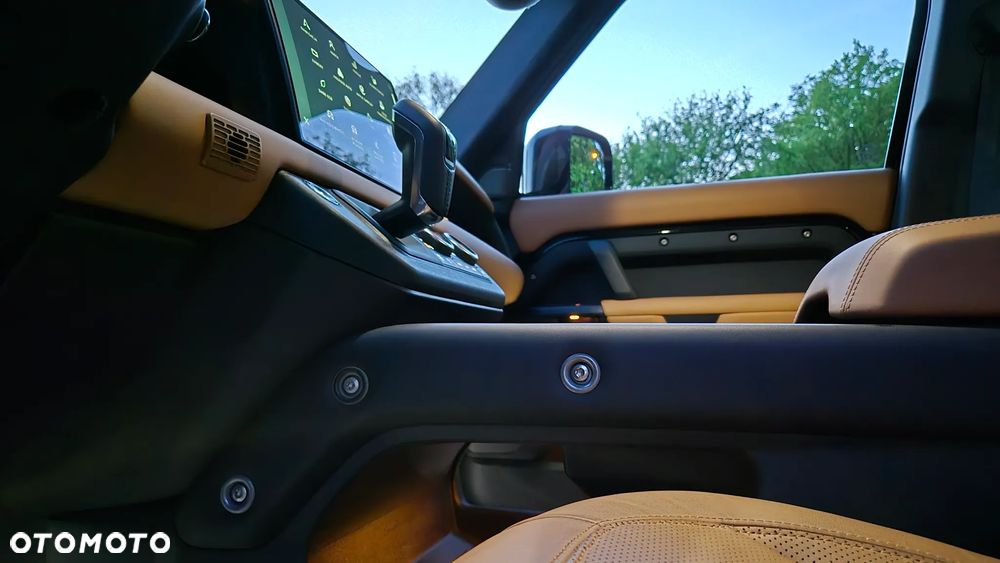 Land Rover Defender 110 5.0 P525 V8 - 17