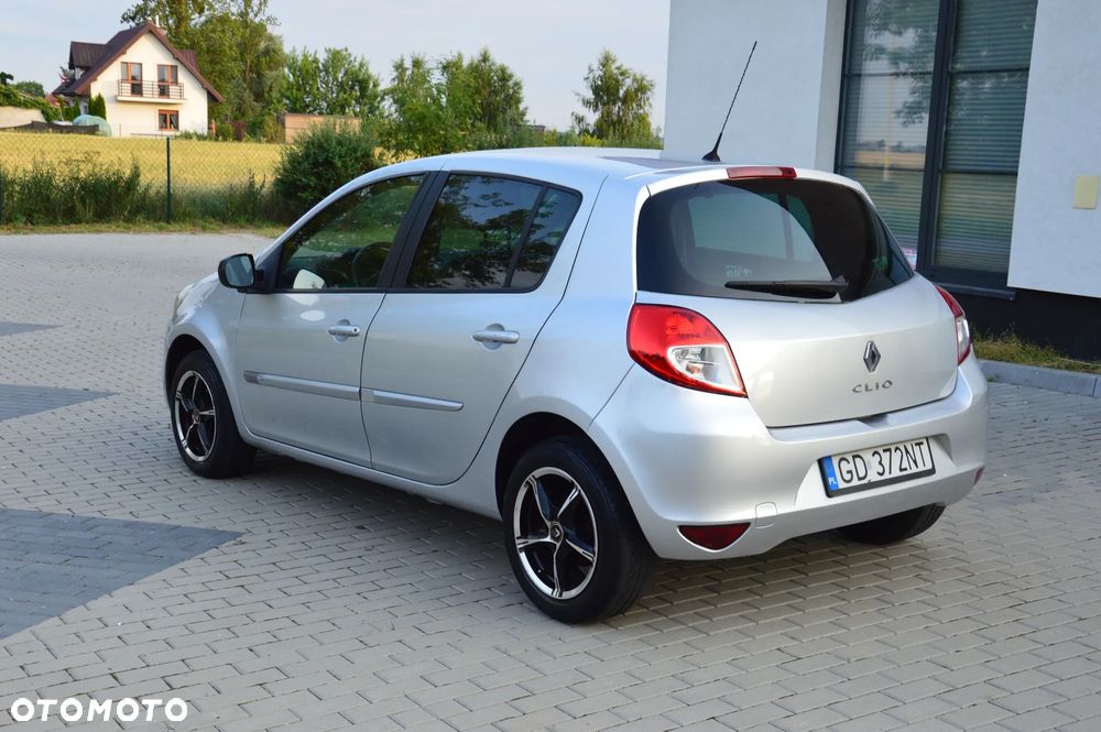 Renault Clio - 15