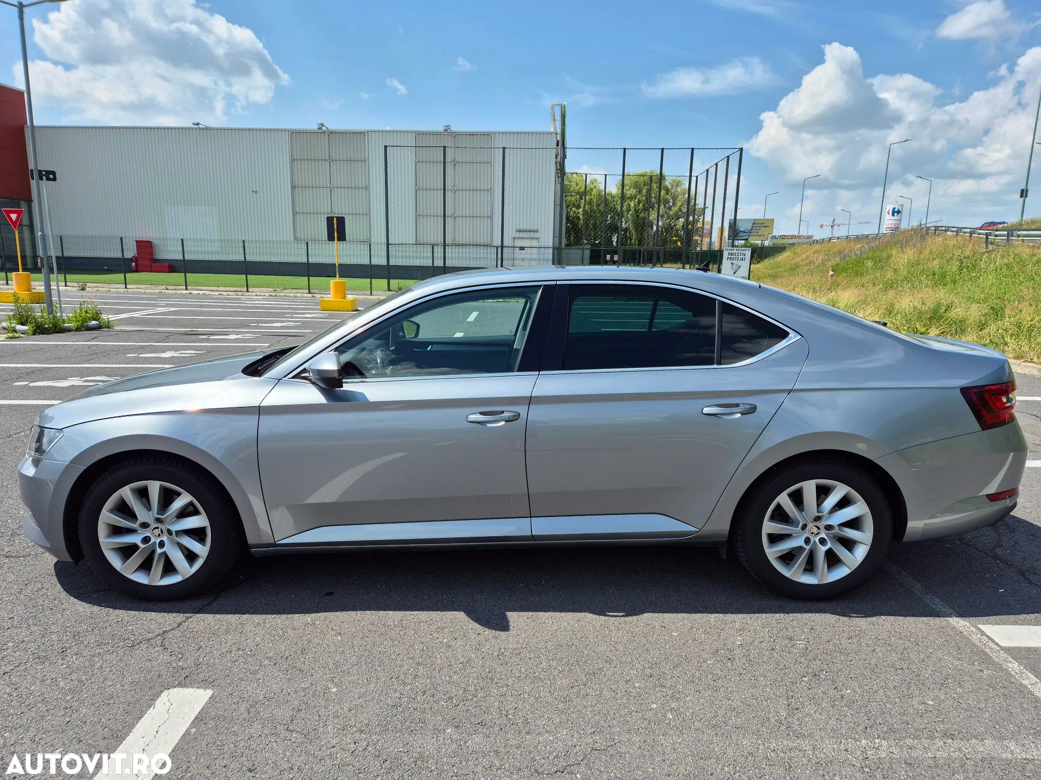 Skoda Superb 2.0 TDI DSG Style - 1