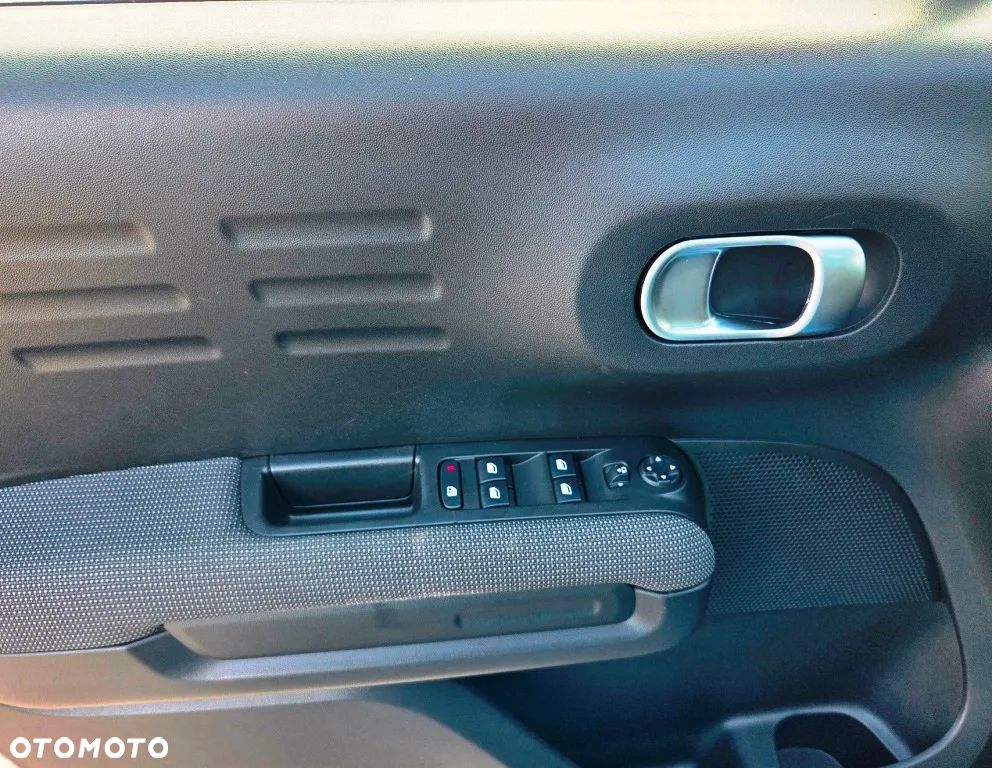 Citroën C3 Aircross 1.6 BlueHDi Shine S&S - 25