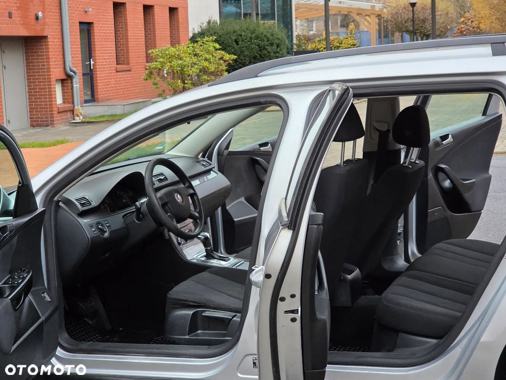 Volkswagen Passat 2.0 TDI DPF DSG Trendline - 31