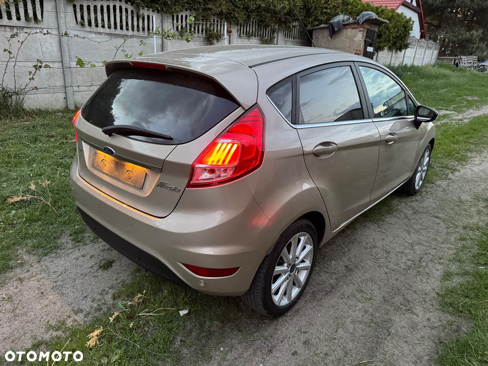 Ford Fiesta 1.0 EcoBoost S&S TITANIUM X - 4