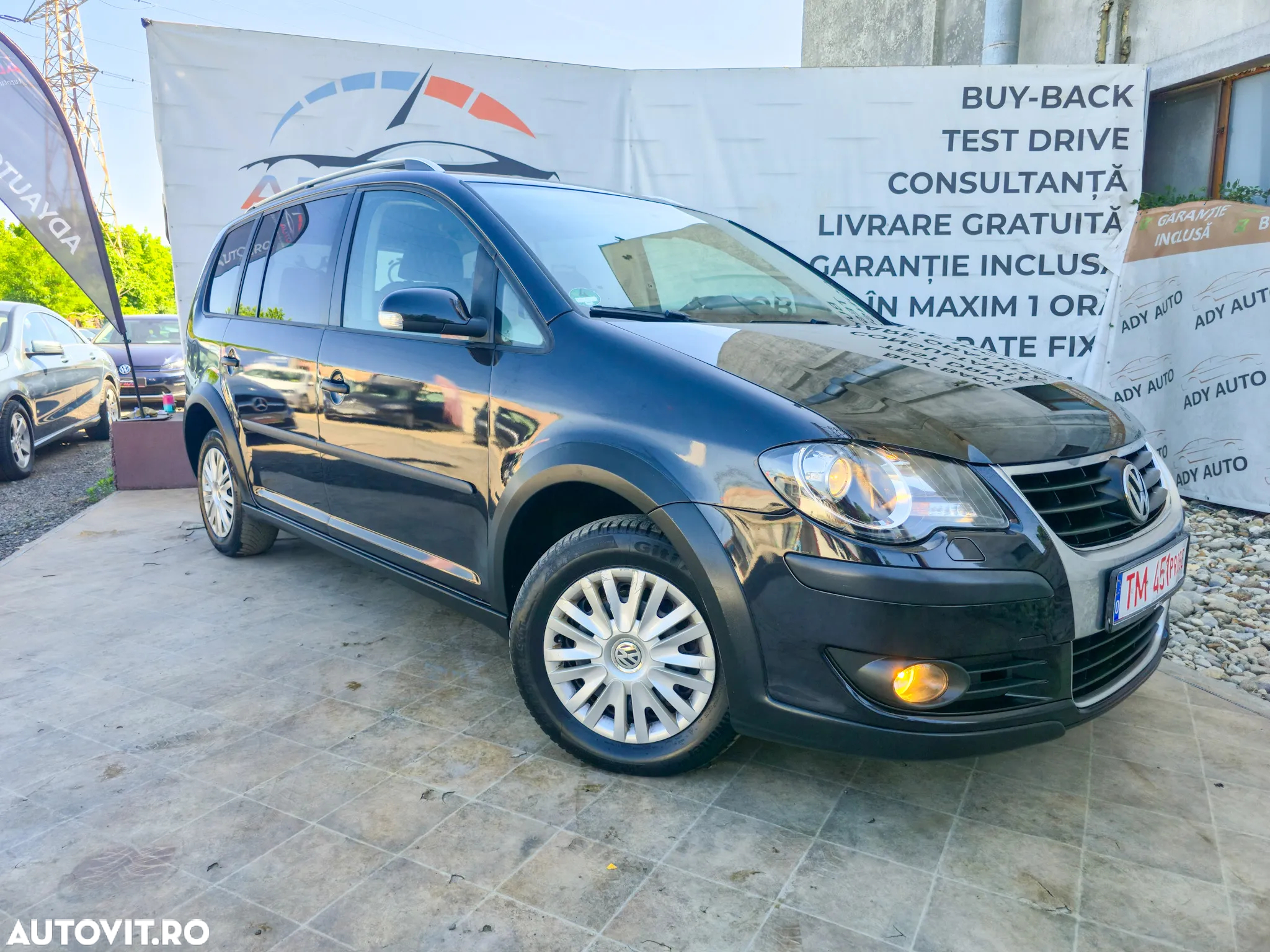 Volkswagen Touran 2.0 TDI Comfortline - 3
