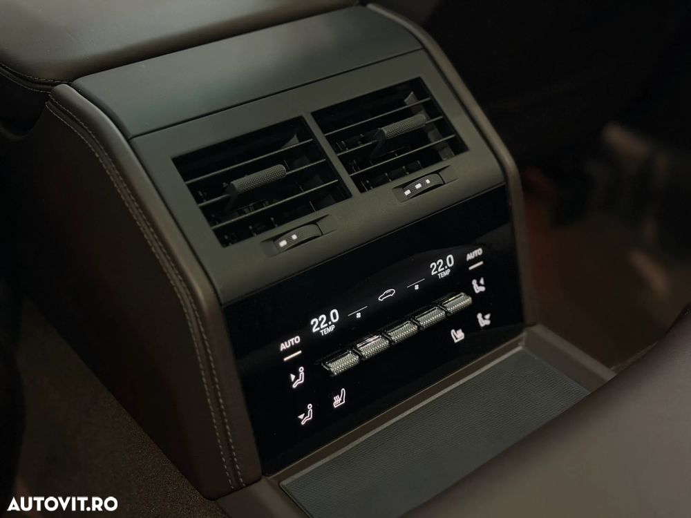 Porsche Panamera 4 E-Hybrid - 34