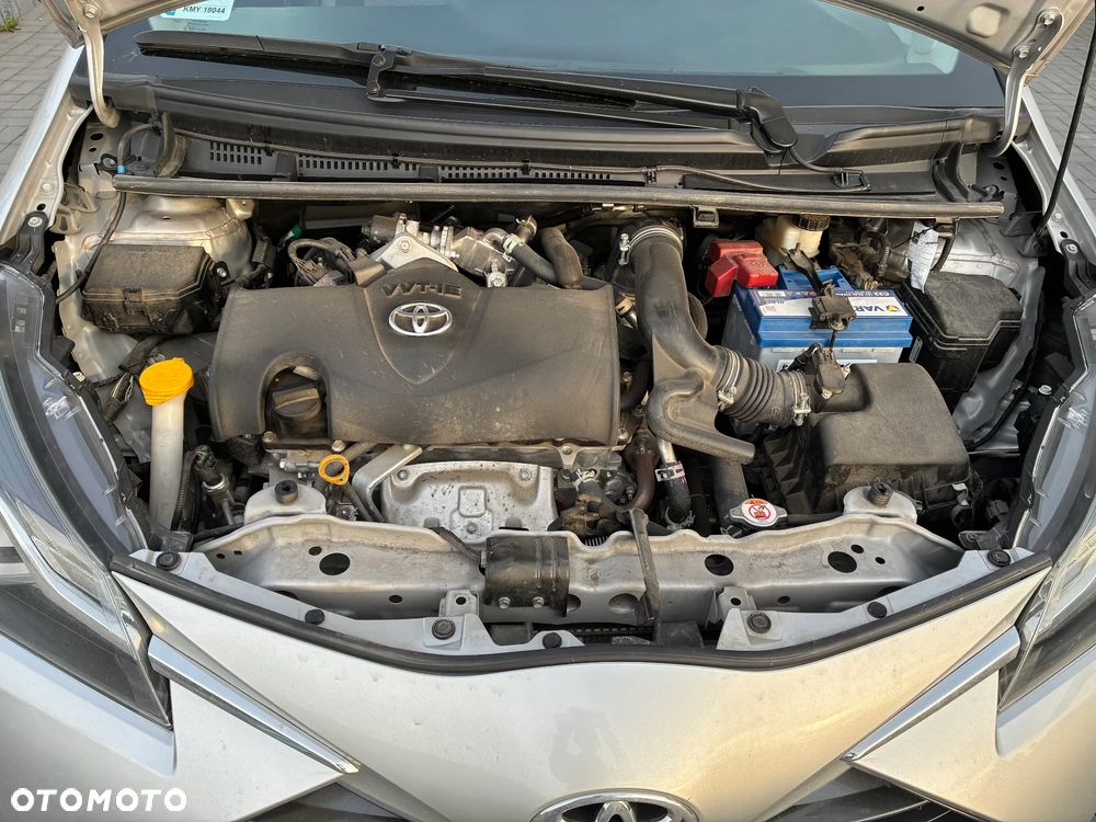 Toyota Yaris 1.5 Premium - 9