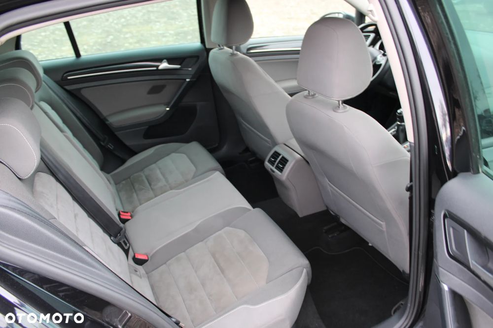 Volkswagen Golf 2.0 BlueTDI Highline - 22