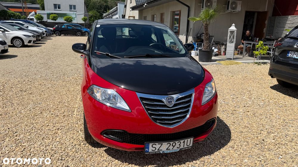 Lancia Ypsilon Y 1.2 8v Black & Red Edition - 30