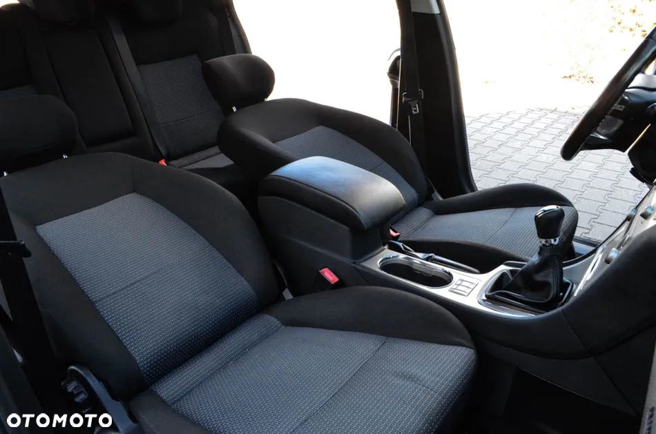 Ford Mondeo 2.0 Ambiente - 36